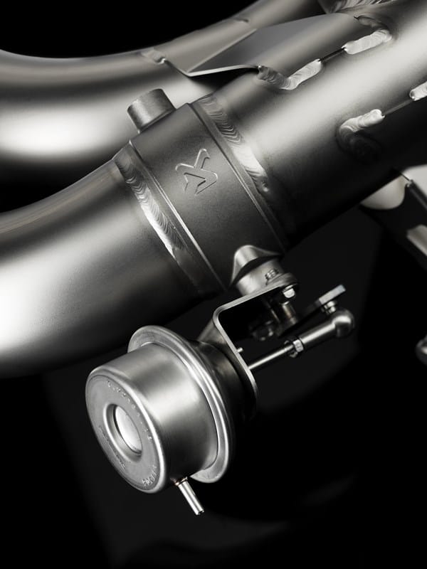 Echappement Evolution Line Titanium Akrapovic pour Mercedes-AMG SLS Coupé/Roadster C197/R197 — image 2