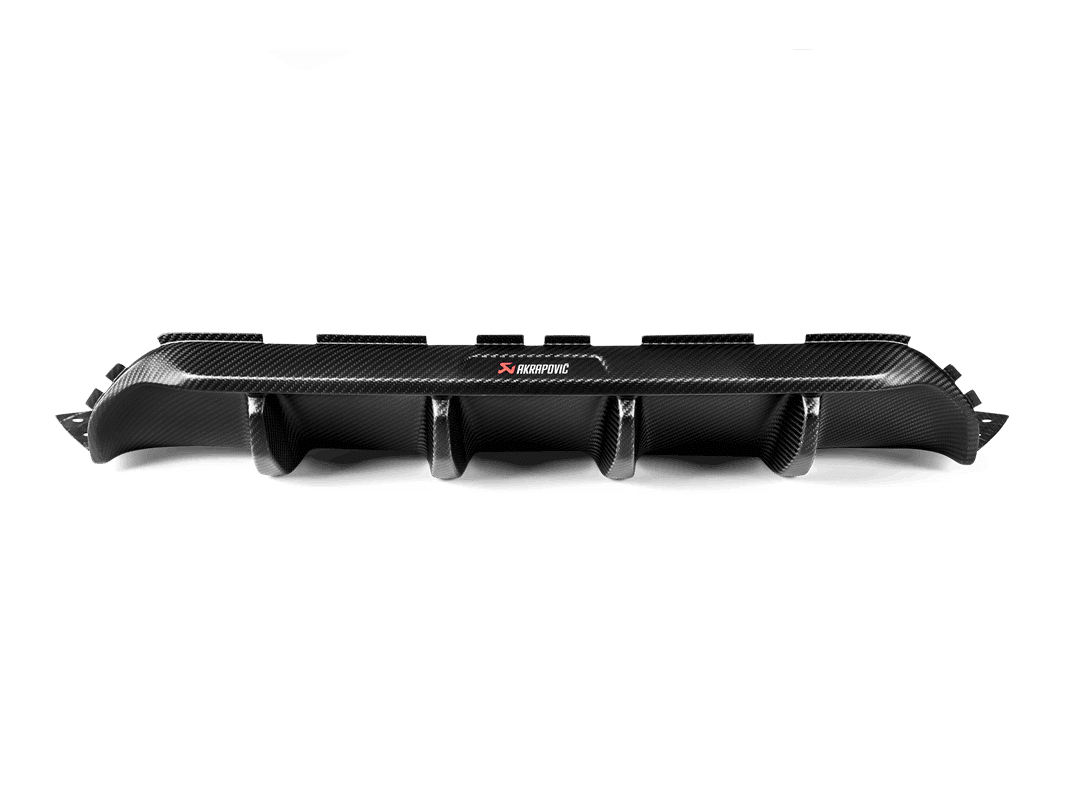 Diffuseur arrière en fibre de carbone Akrapovic pour BMW F90 M5 / M5 Competition — image 3