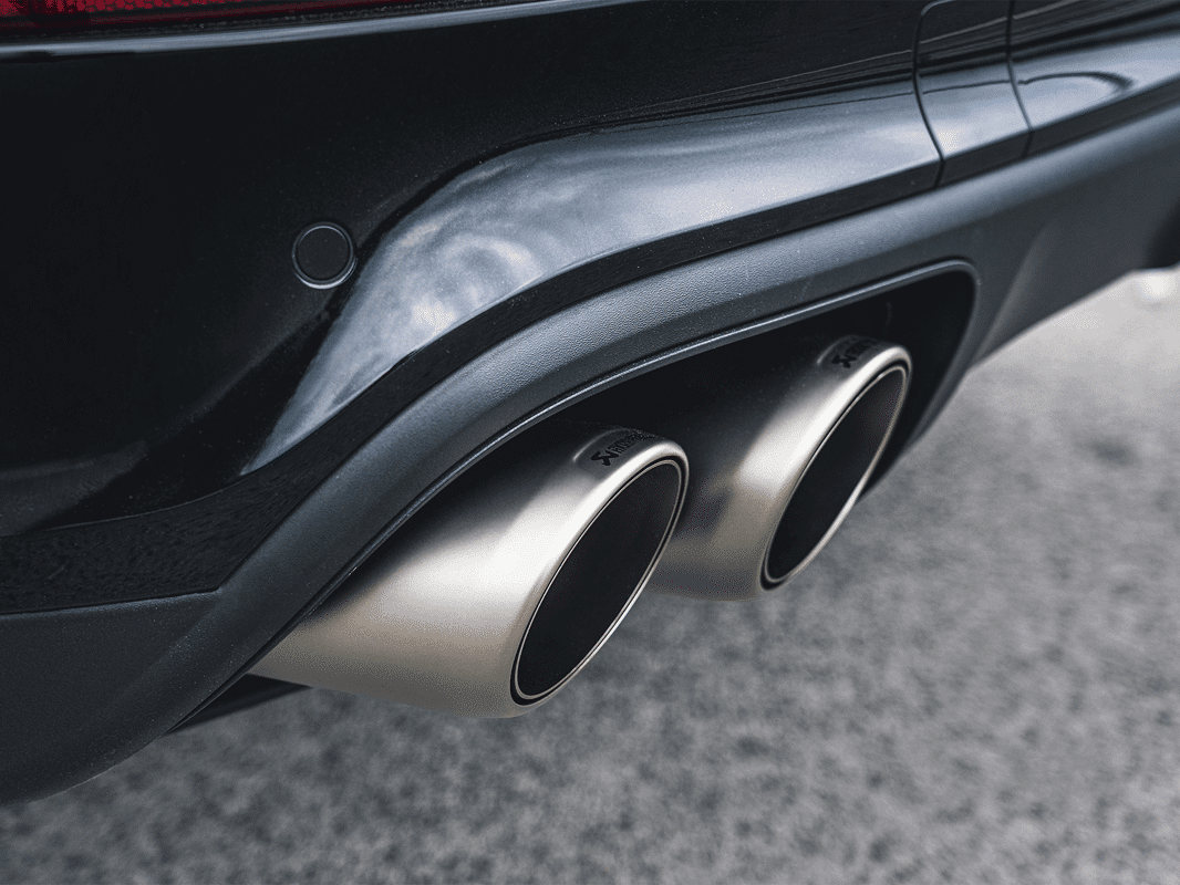Ensemble d’embouts d’échappement titane/carbone Akrapovic pour Porsche Cayenne Turbo SE-Hybride / Coupé et Cayenne /Turbo / Coupé / GTS (536) — image 4