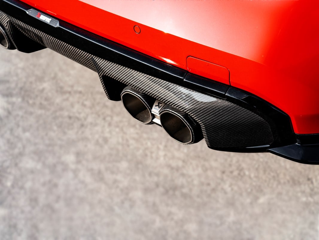 Diffuseur arrière en fibre de carbone Akrapovic pour BMW M3 G80/81 et M4 G82/83 — image 2