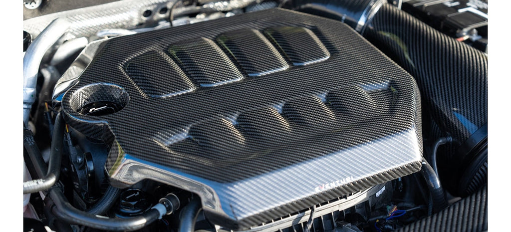 Cache moteur carbone Eventuri pour VW Golf MK8 — image 3