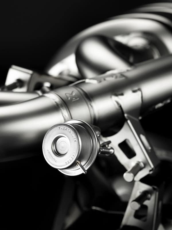 Echappement Evolution Line Titanium Akrapovic pour Mercedes-AMG SLS Coupé/Roadster C197/R197 — image 11