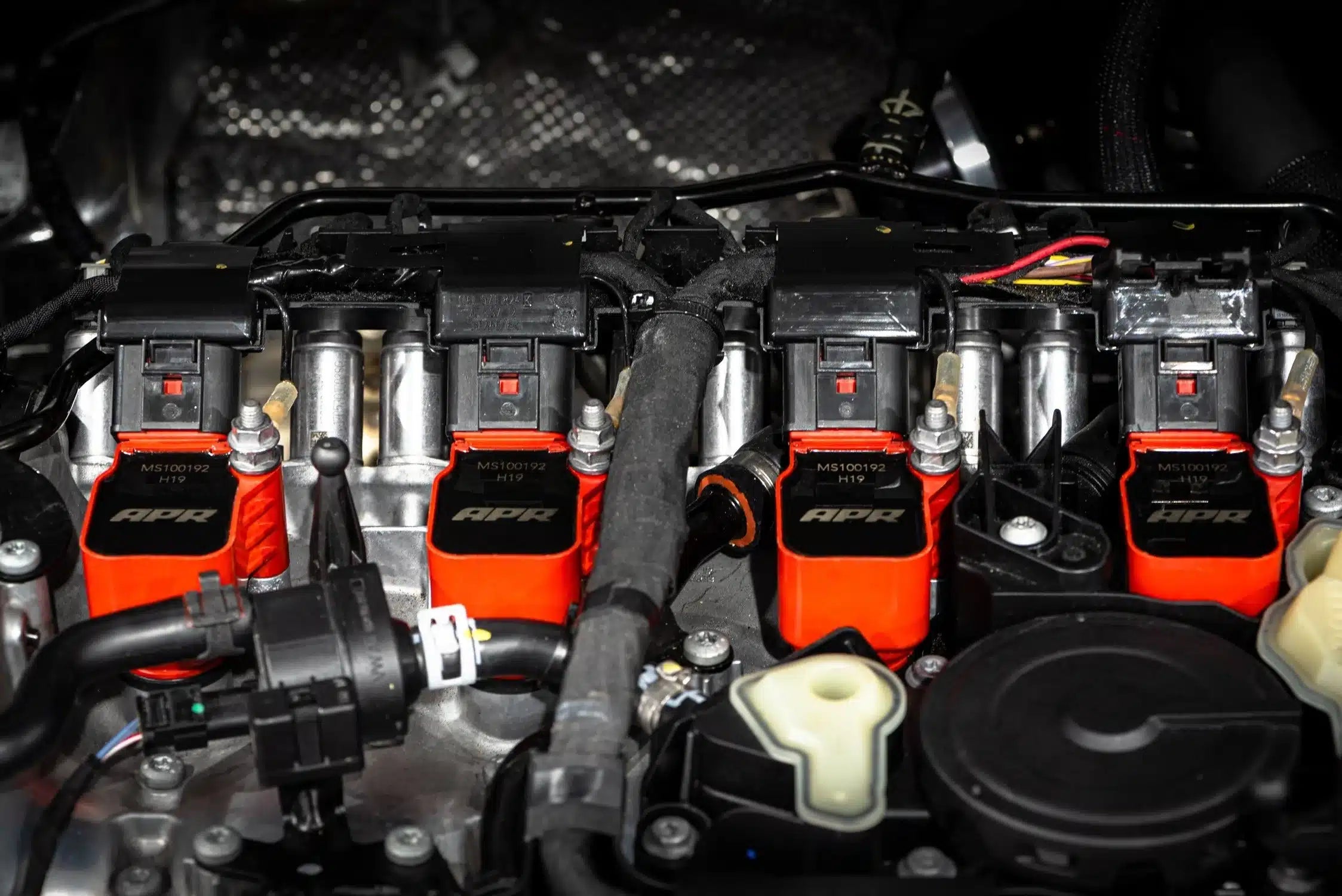 Bobines d’allumage APR rouge pour S3 8V / S3 8Y / Golf 7 GTI / Golf 8 R / Leon 3 Cupra — image 2