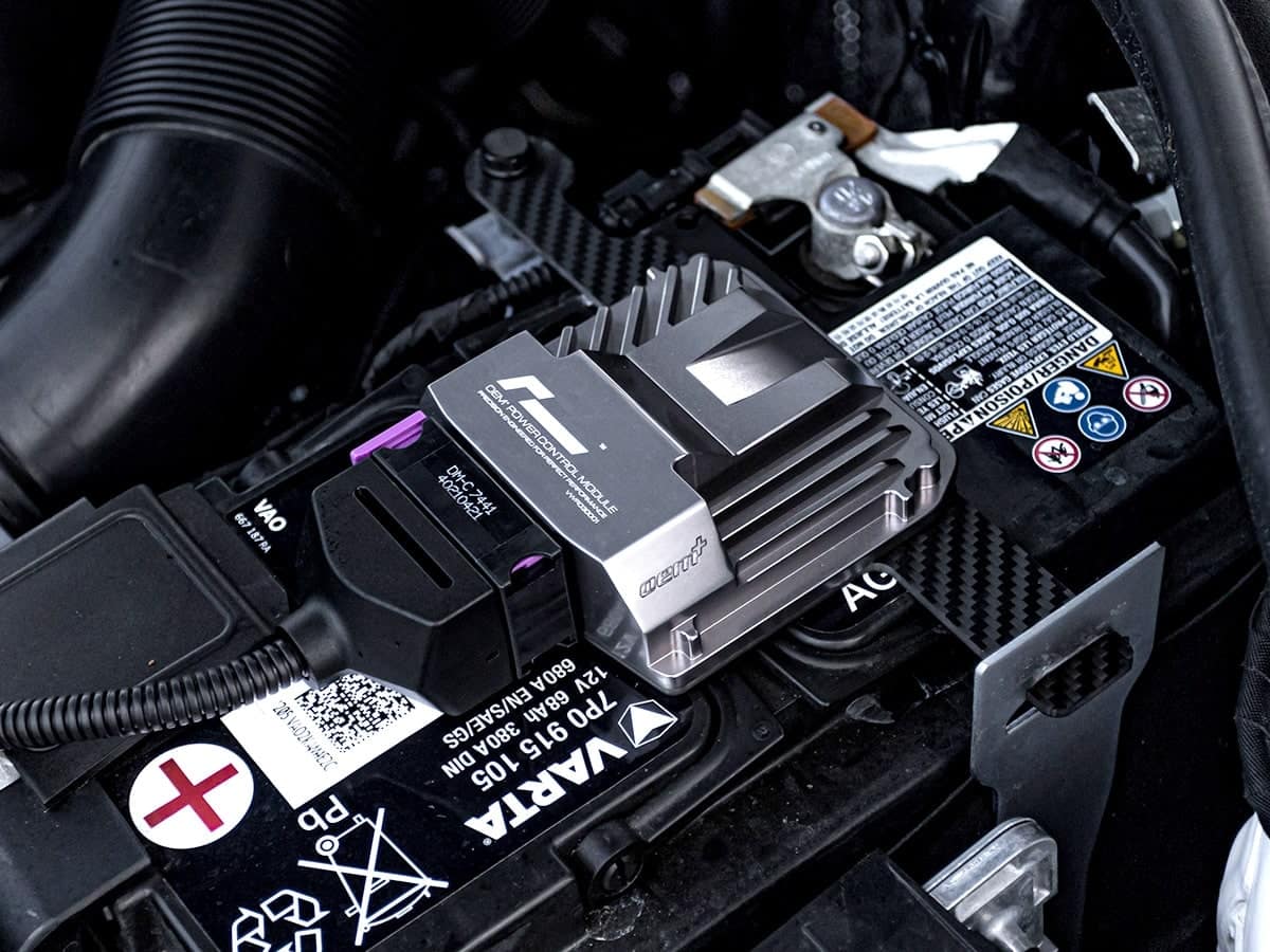 Boitier additionnel Racingline OEM+ pour Golf 8 GTI / Octavia Nx VRs — image 3